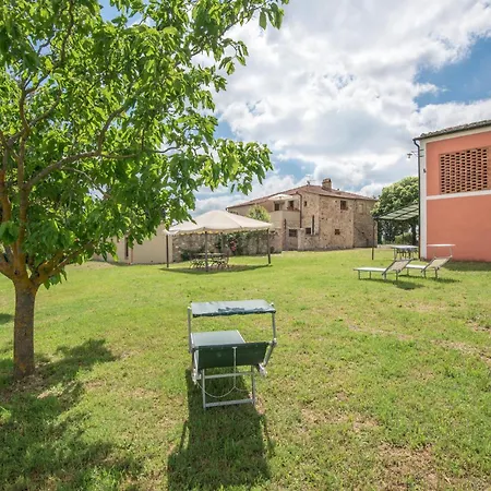Lovely In Ferienhaus San Quirico dʼOrcia